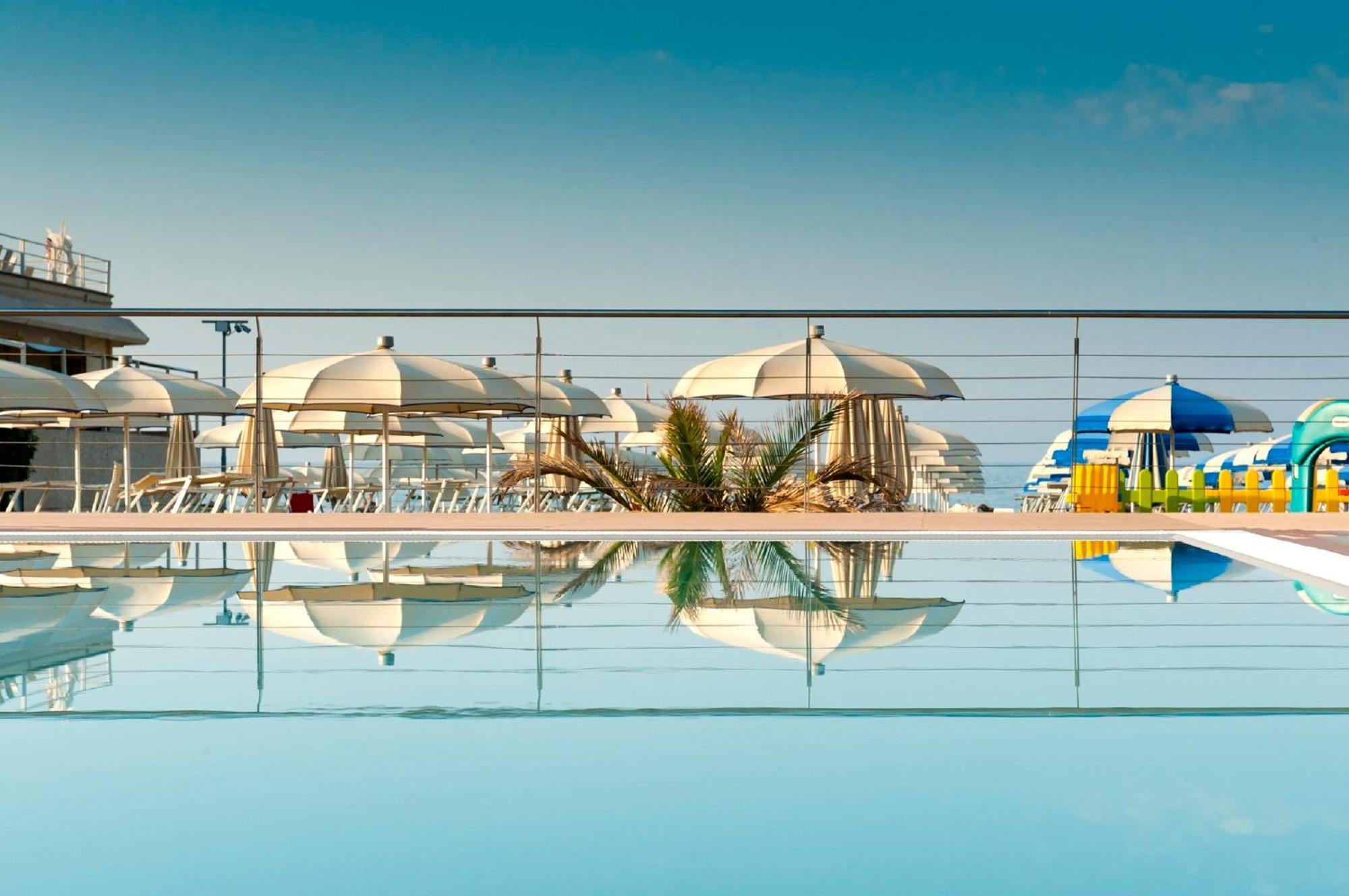 Hotel Lina Misano Adriatico Esterno foto