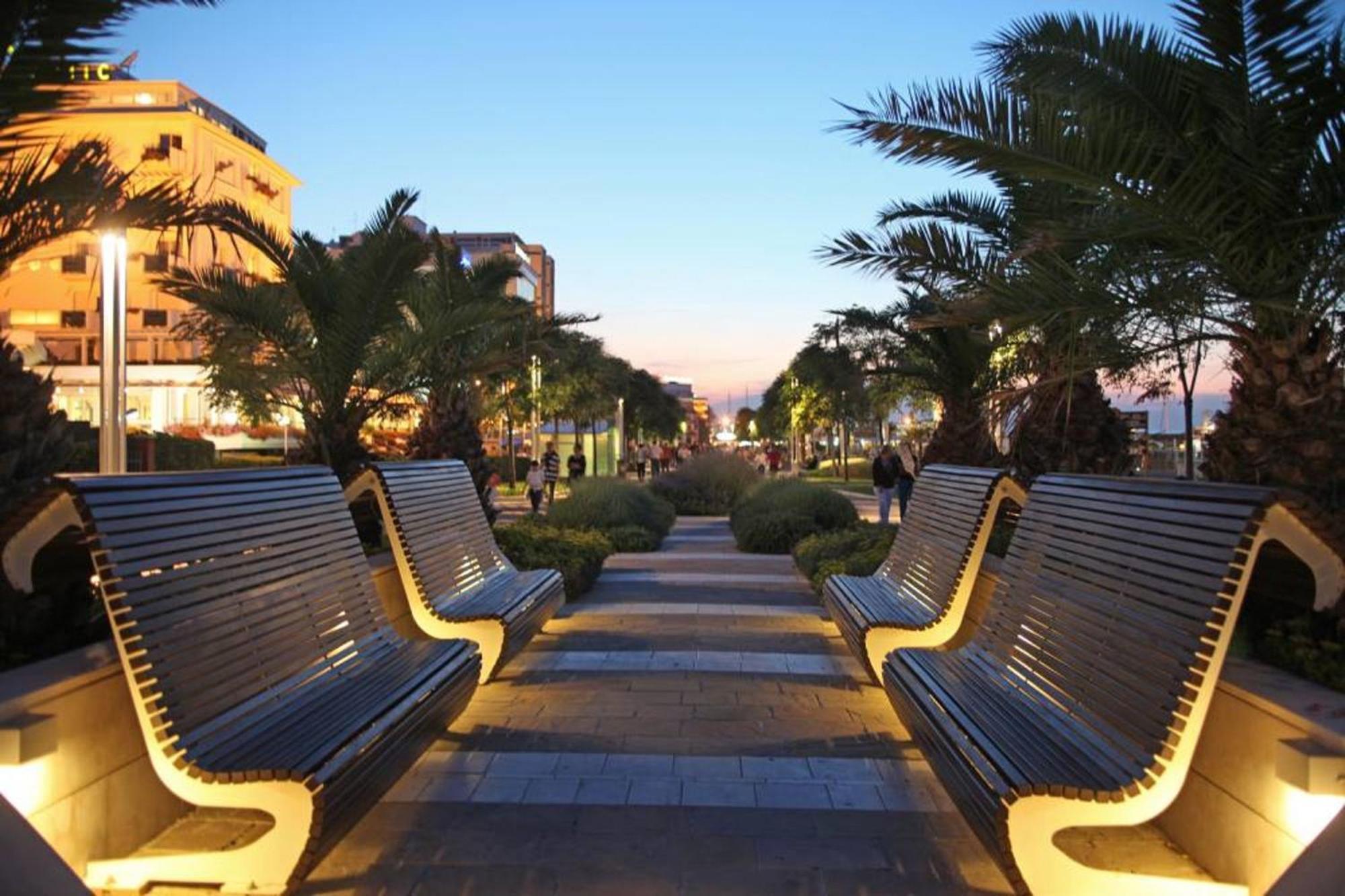 Hotel Lina Misano Adriatico Esterno foto