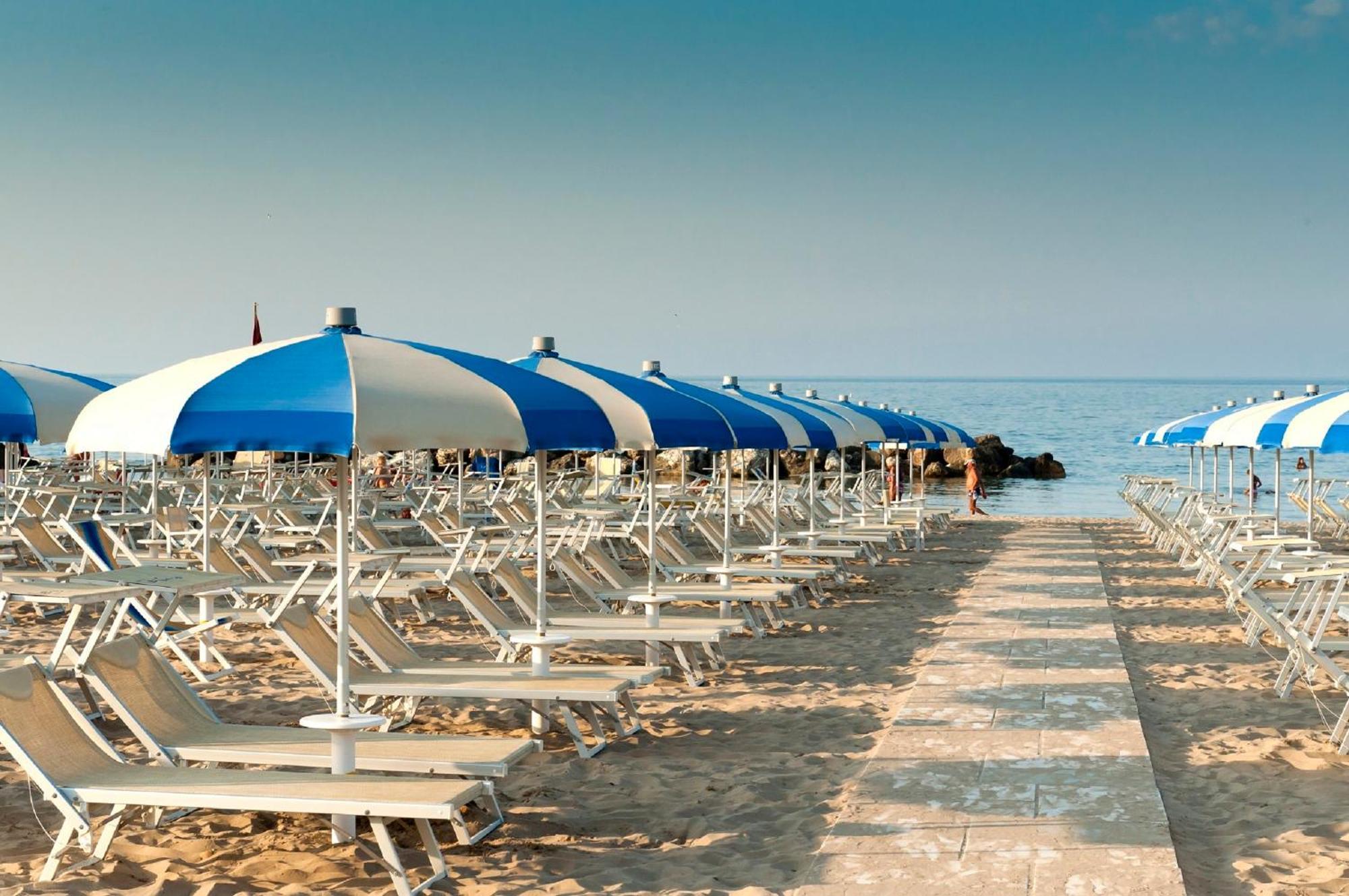 Hotel Lina Misano Adriatico Esterno foto