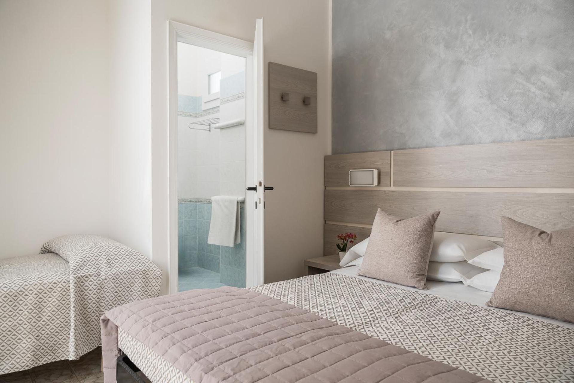 Hotel Lina Misano Adriatico Esterno foto