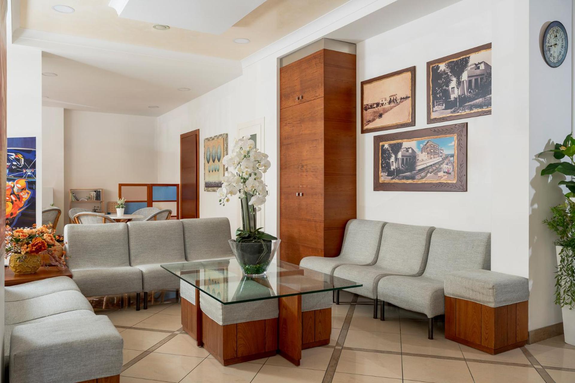 Hotel Lina Misano Adriatico Esterno foto