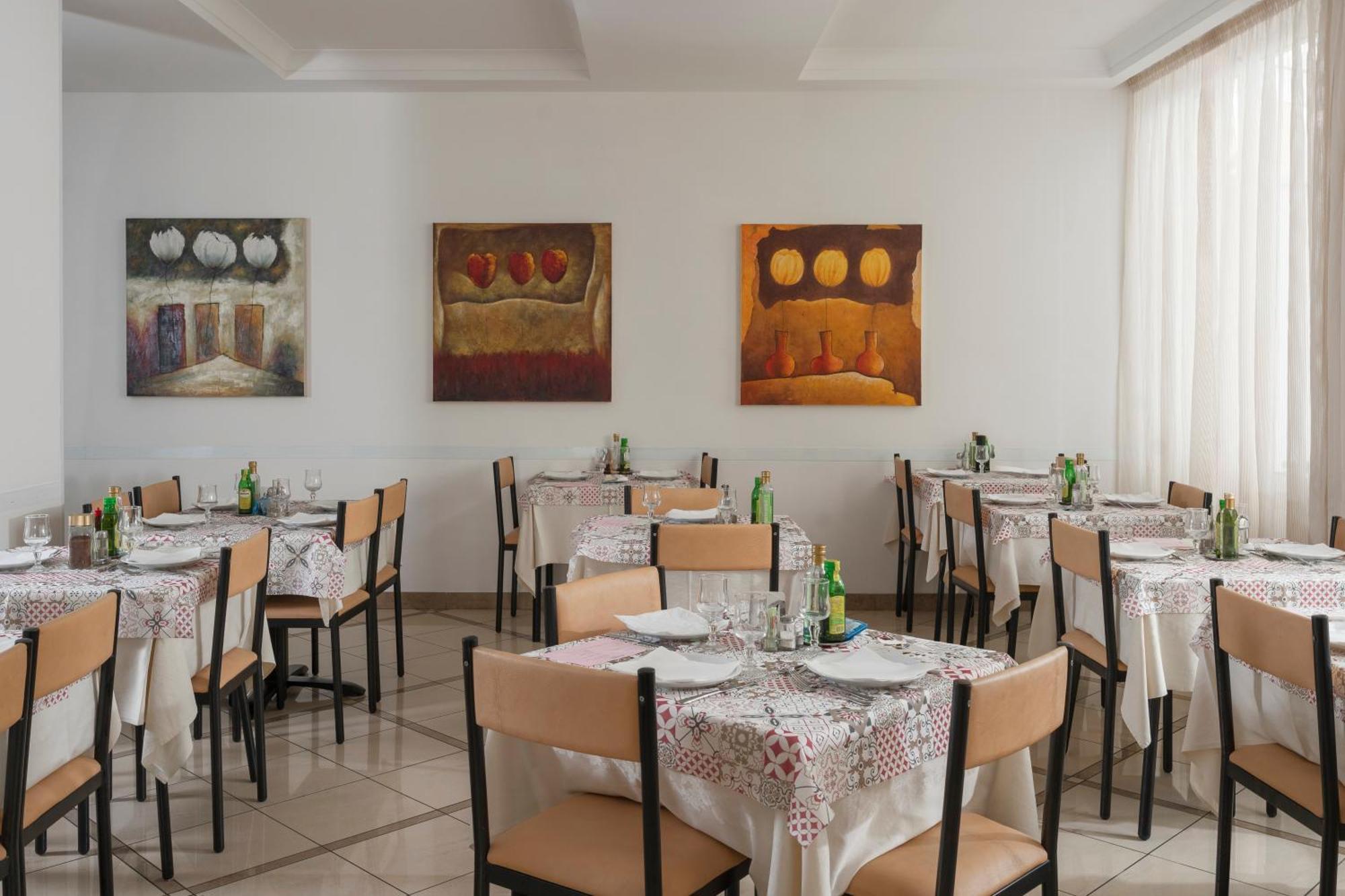 Hotel Lina Misano Adriatico Esterno foto