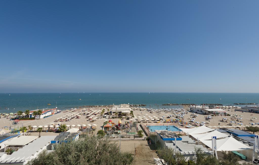 Hotel Lina Misano Adriatico Esterno foto