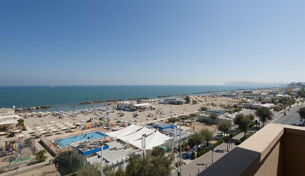 Hotel Lina Misano Adriatico Esterno foto